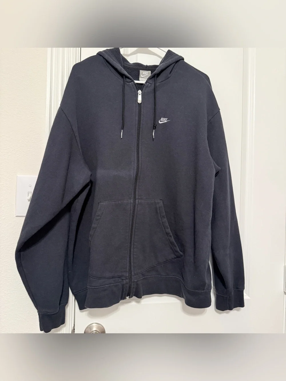 Nike Sportswear Black Full-Zip Hoodie XL Embroidered Swoosh Fleece